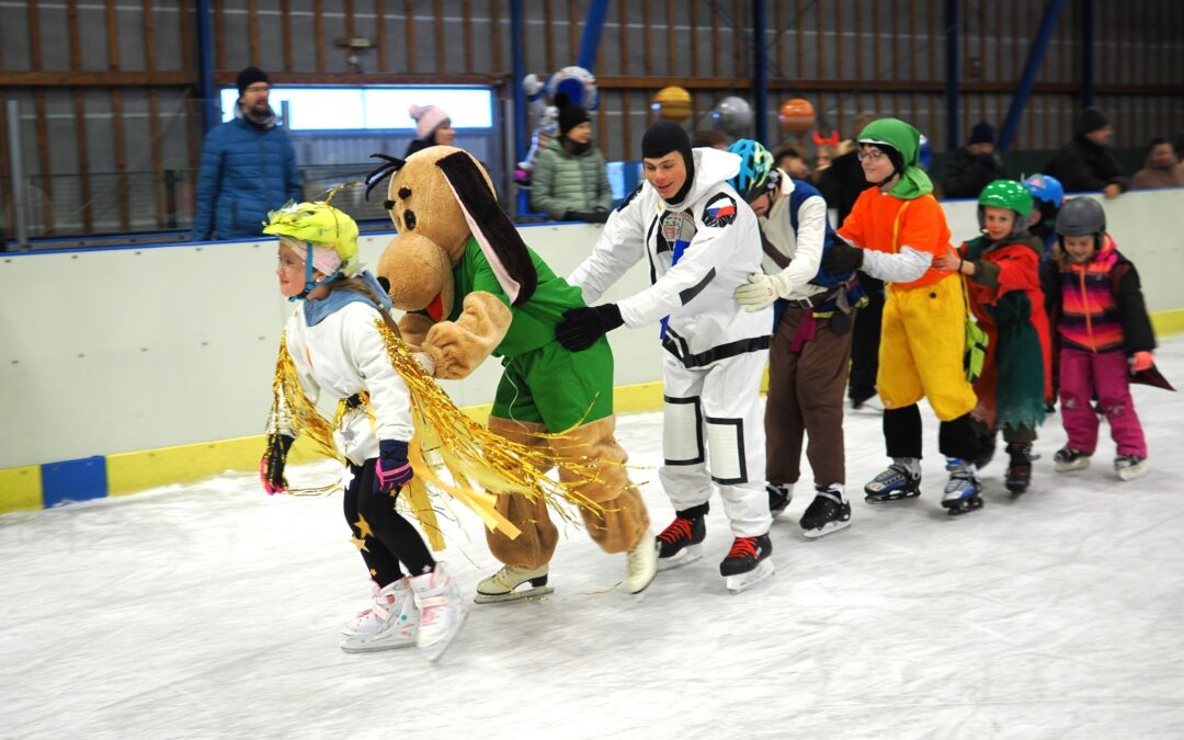 Dětský karneval na ledě opět rozzářil stadion Bronzová