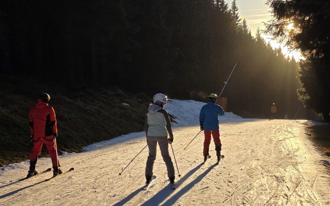 Máme další kvalifikované instruktory lyžování a&nbsp;snowboardingu